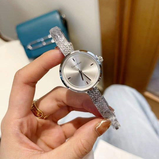 Refined Iconic Modern Wristwatch