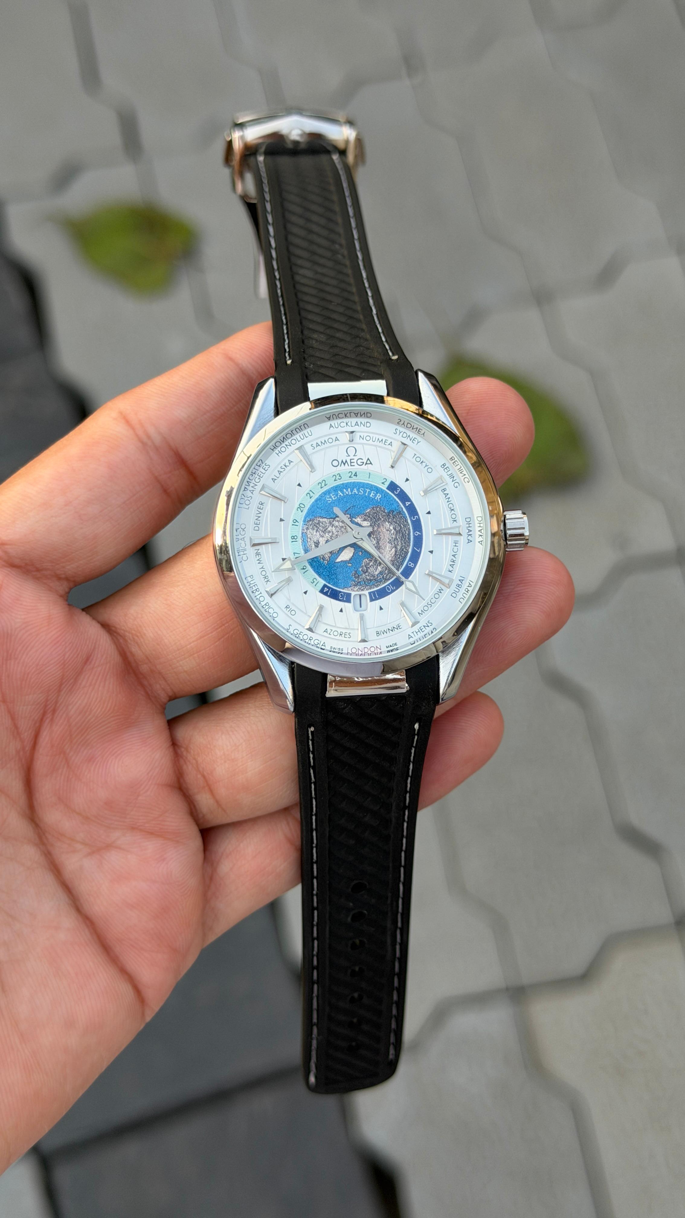 Omeg_a World Map Watch